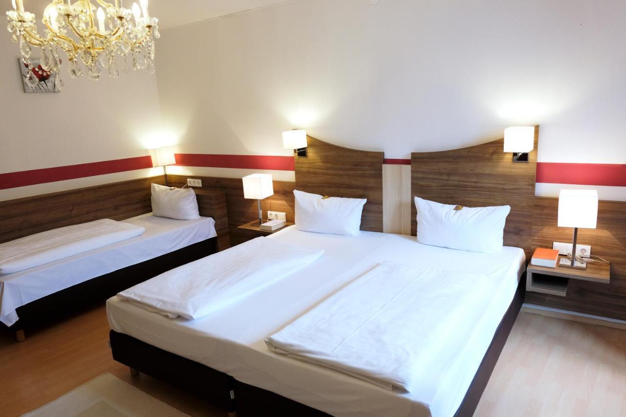 Triple Room,1452679468:JPEG